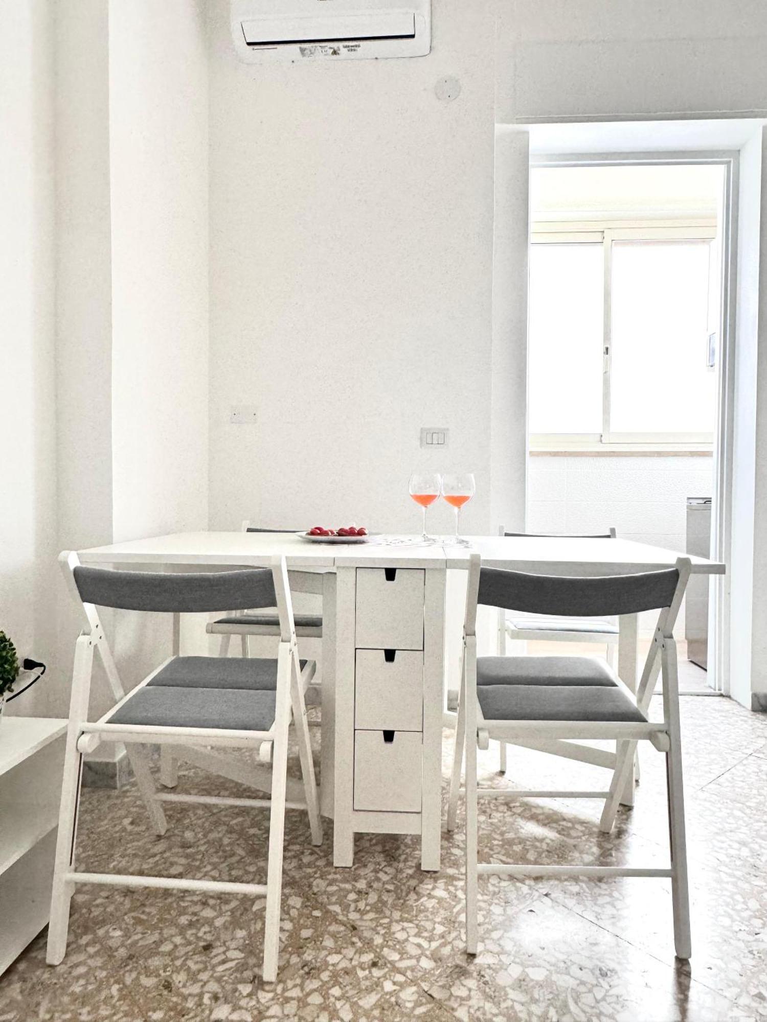Aliste Apartment Бриндизи Экстерьер фото